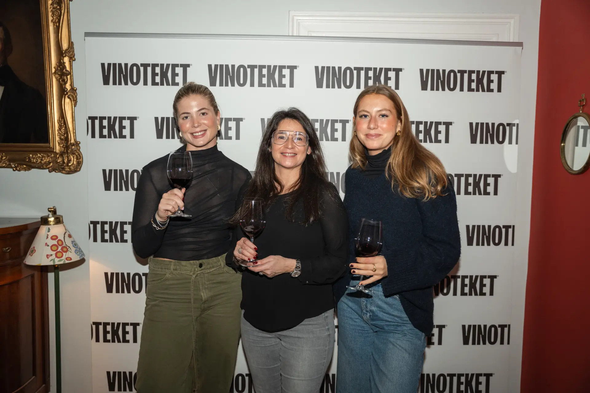 Domino Stålvant, Olga Collantes och Frida Ejefalk